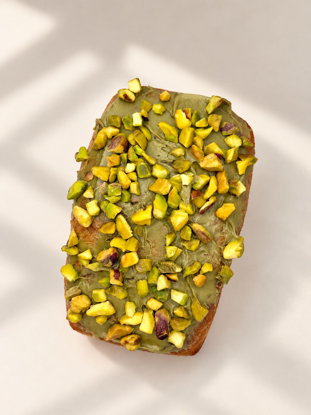 6 MINIS PISTACHIO BANANA BREAD